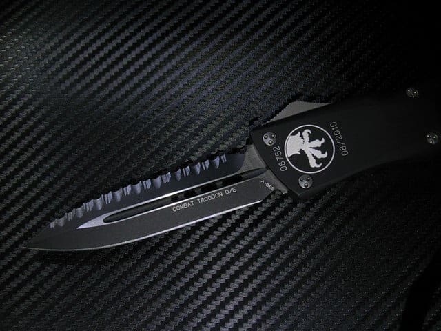 best-otf-knife-in-2021-single-action-double-action-otf-knives